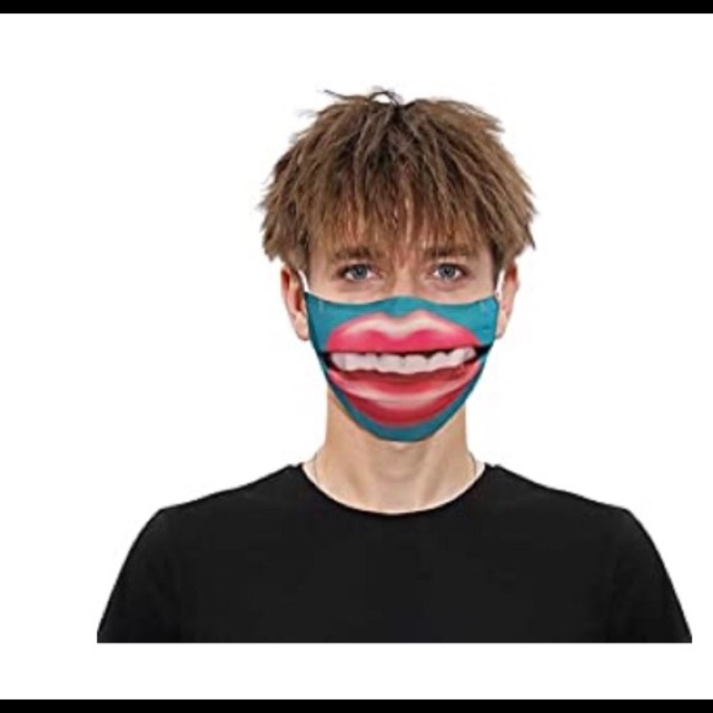👄NWOT LIP MASK. 👄😷